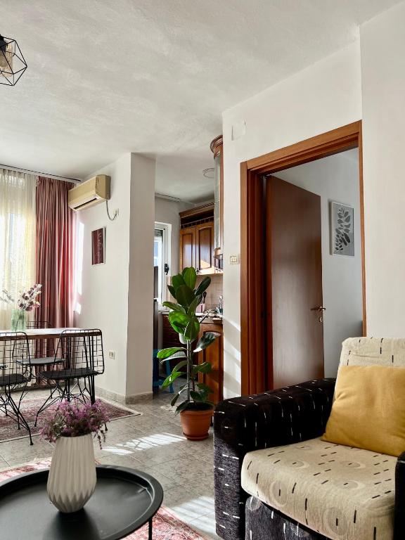 Stay in Tirana Sunny Apartment Located in Center 02 - Image 4