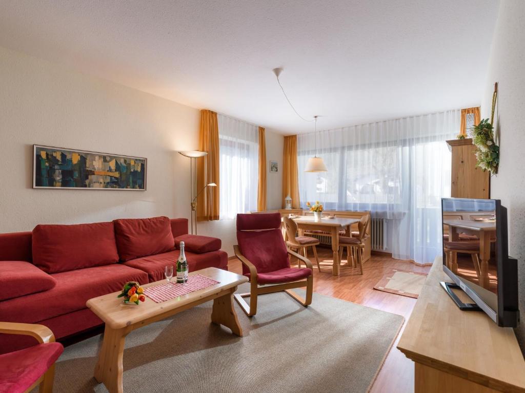 Posezení v ubytování Ferienwohnanlage Oberaudorf B 3 mit Hallenbad und Sauna