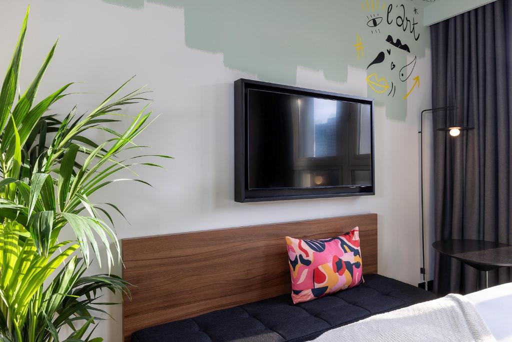 Les Artistes - Resim 25