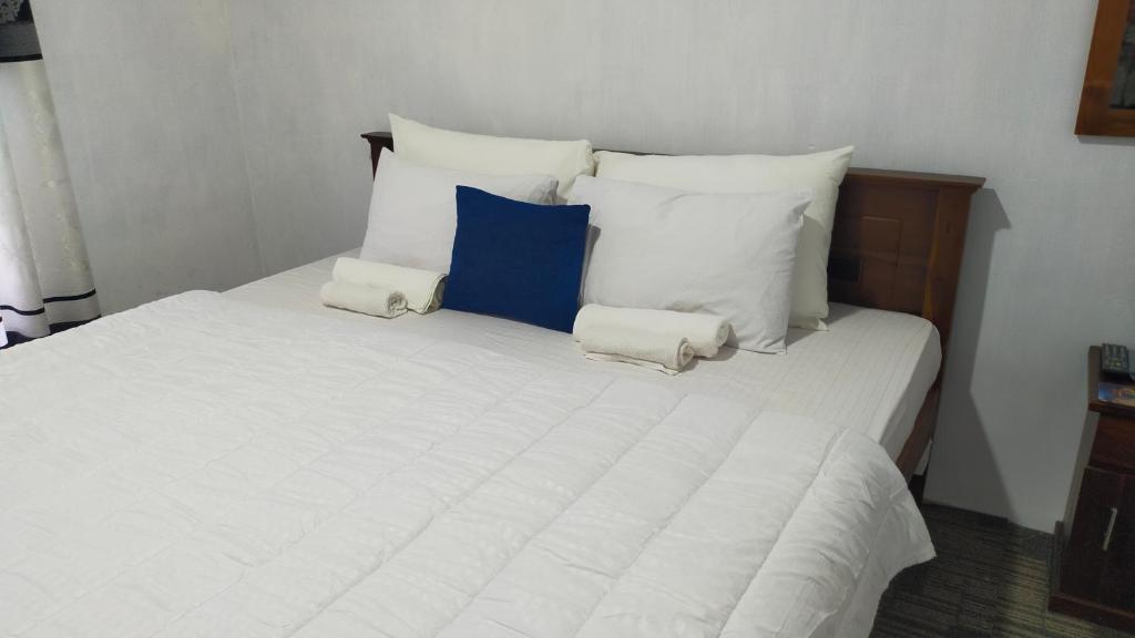 Voodi või voodid majutusasutuse SRI Home toas