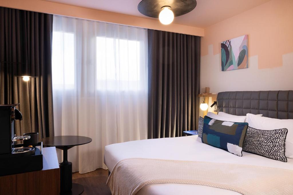 Les Artistes - Resim 32