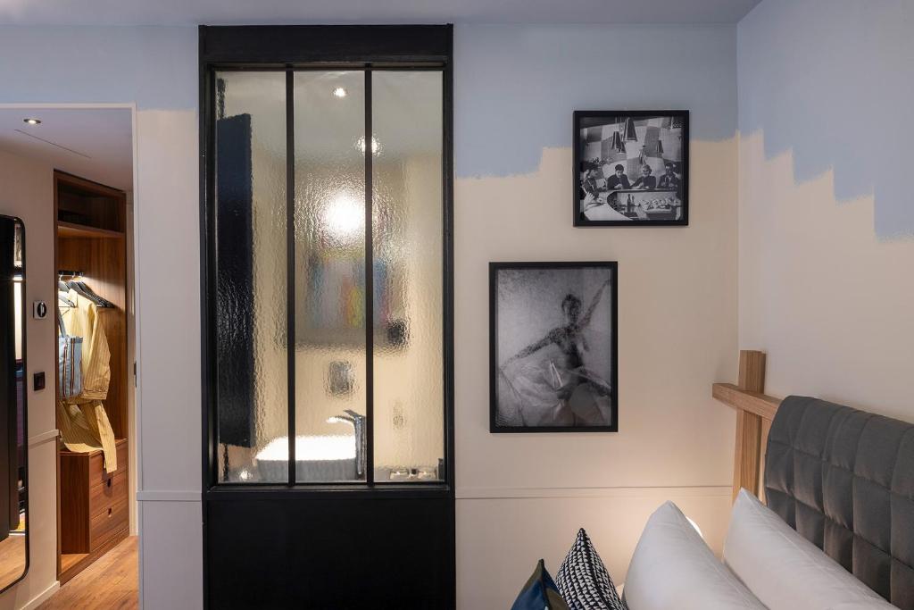 Les Artistes - Resim 35