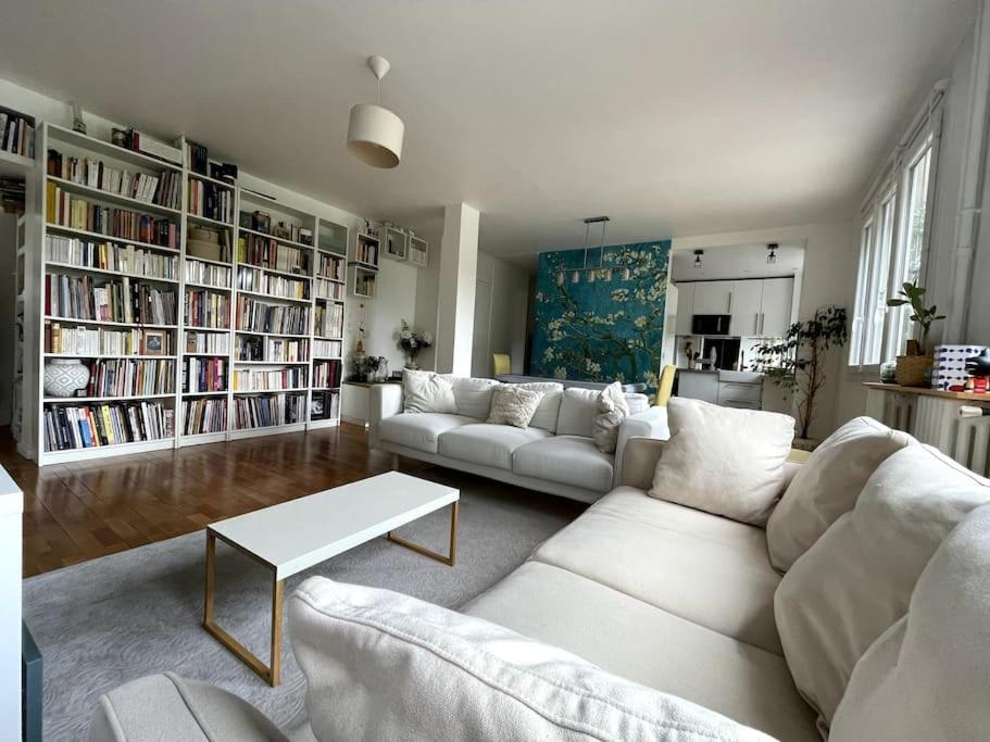 Photo de la galerie de l'établissement Grand Appartement proche Paris, à Sèvres
