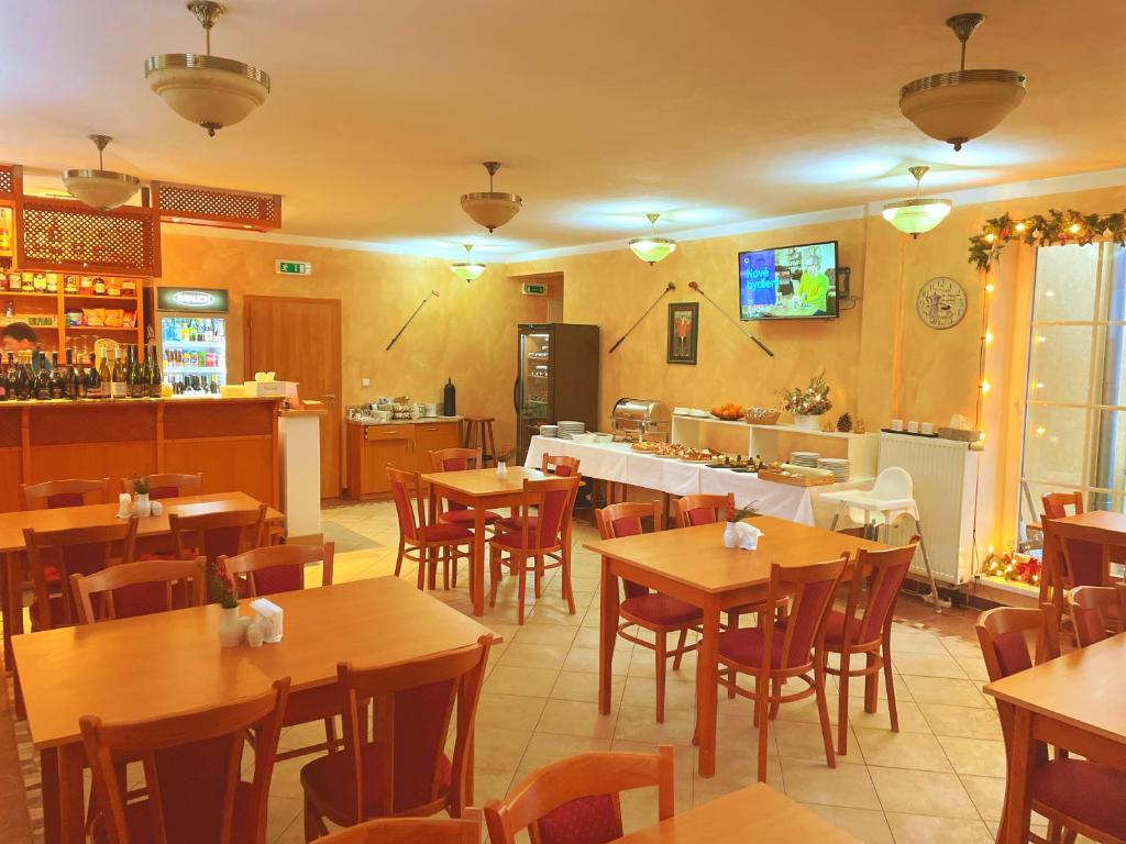 Restaurace v ubytování Hotel Karolina