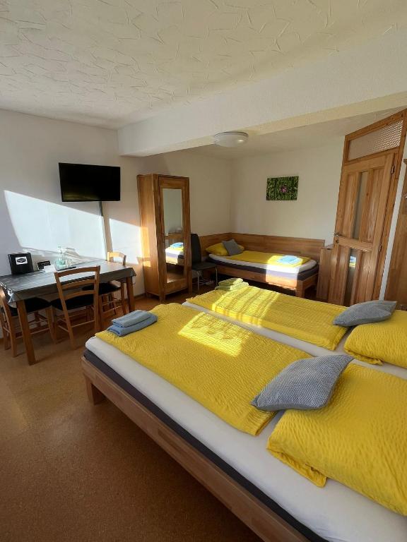 Postel nebo postele na pokoji v ubytování Pension Maintal Eltmann