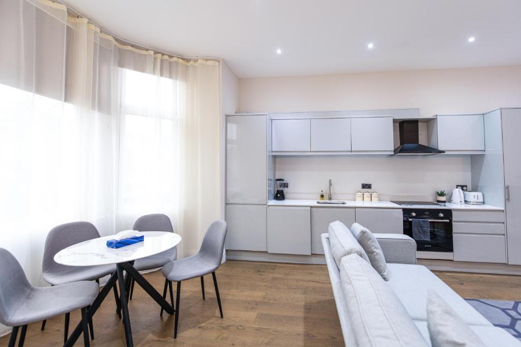 Ealing Residency - Apartment - Ground Floor