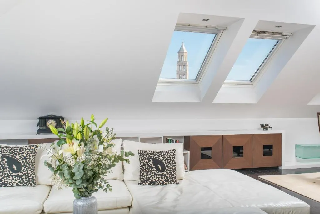 Penthouse Suite with Hot Tub Terrace and Old town view