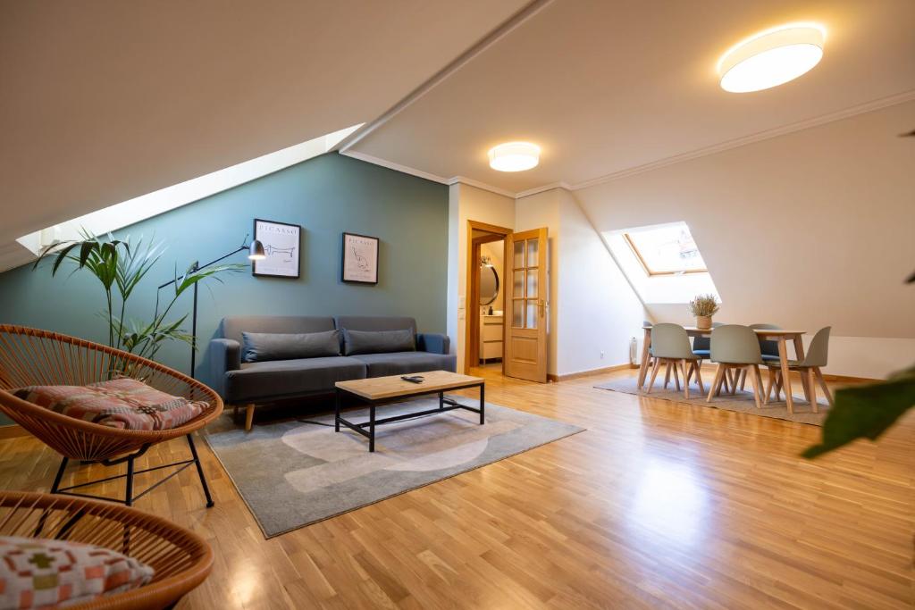 Atuaire Home La Merced en el centro histórico de Burgos PARKING INCLUIDO - 2