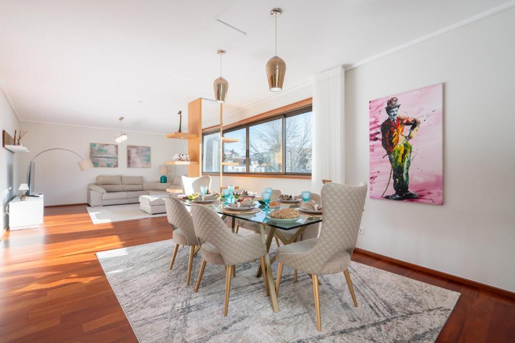 Picture of Host Wise - Gorgeous Spacious Flat - Ace Location, Porto (updated ...