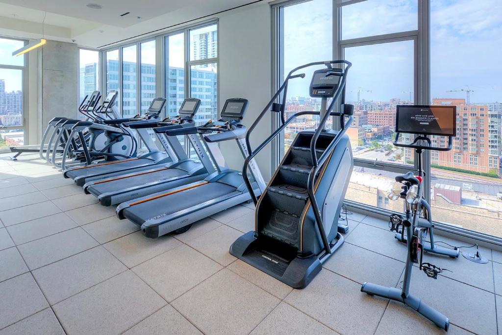 Zdjęcie z galerii obiektu W Loop Studio w Deck Pool Gym 3 blocks to L CHI-643 w Chicago