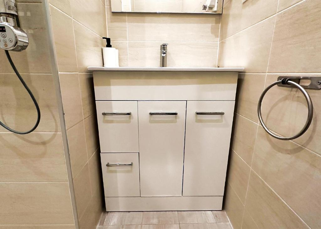 Kúpeľňa v ubytovaní SKOL 350. Great 2 Bedroom Apartment in Skol Marbella