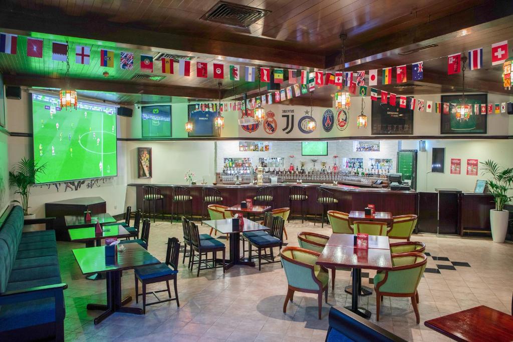 Restaurace v ubytování Ajman Hotel & Villas by Blazon Hotels