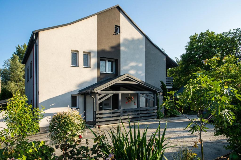Budova, v ktorej sa apartmán nachádza