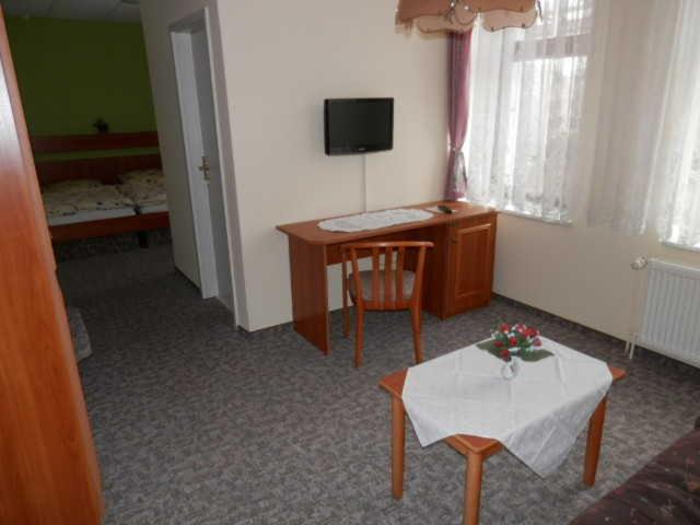 TV a/nebo společenská místnost v ubytování Ferienwohng u Zimmer Goldschmidt