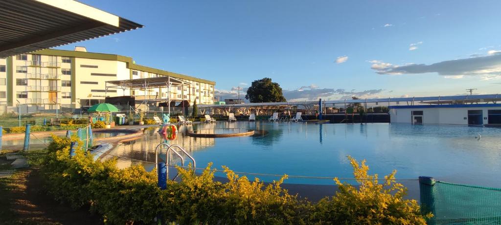 a view of a river with boats in it at APARTAMENTO VACACIONAL EJE CAFETERO - Cerca a Parque del Café in Montenegro