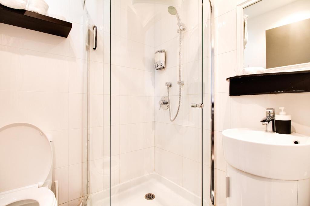 hotel & spa Carré Saint-Louis - Resim 19