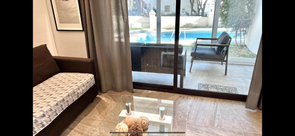 Część wypoczynkowa w obiekcie Mijas Costa - Beachside Apartment-B
