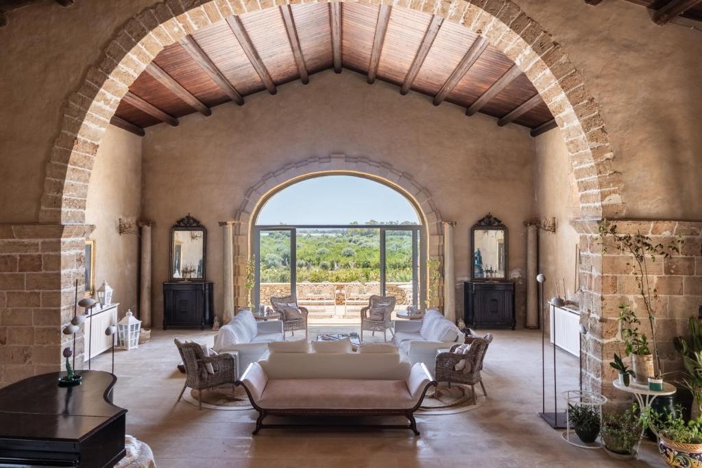 Гостиная зона в Masseria Costanza Vendicari