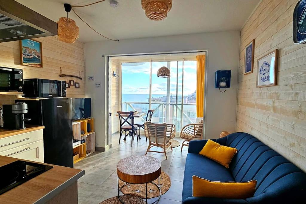 Køkken eller tekøkken på L’éclat maritime ! T2 / Clim / Piscine / Vue mer