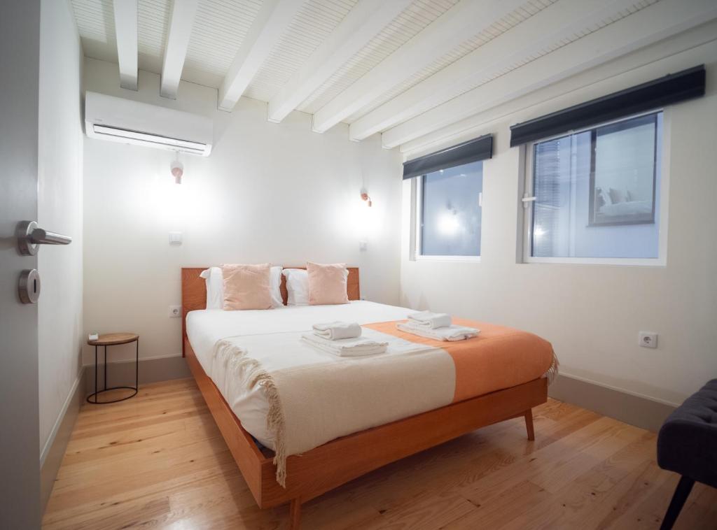 Oporto City View- Trindade Lovely - Duplex Apartment