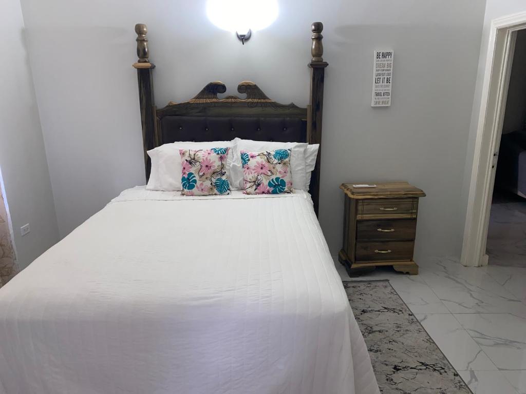 Posteľ alebo postele v izbe v ubytovaní MBS Travel Holistic Guest House