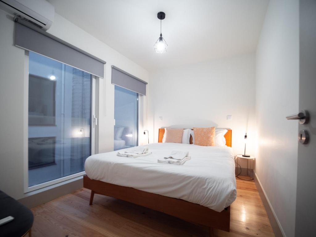 Oporto City View- Trindade Lovely - One-Bedroom Apartment