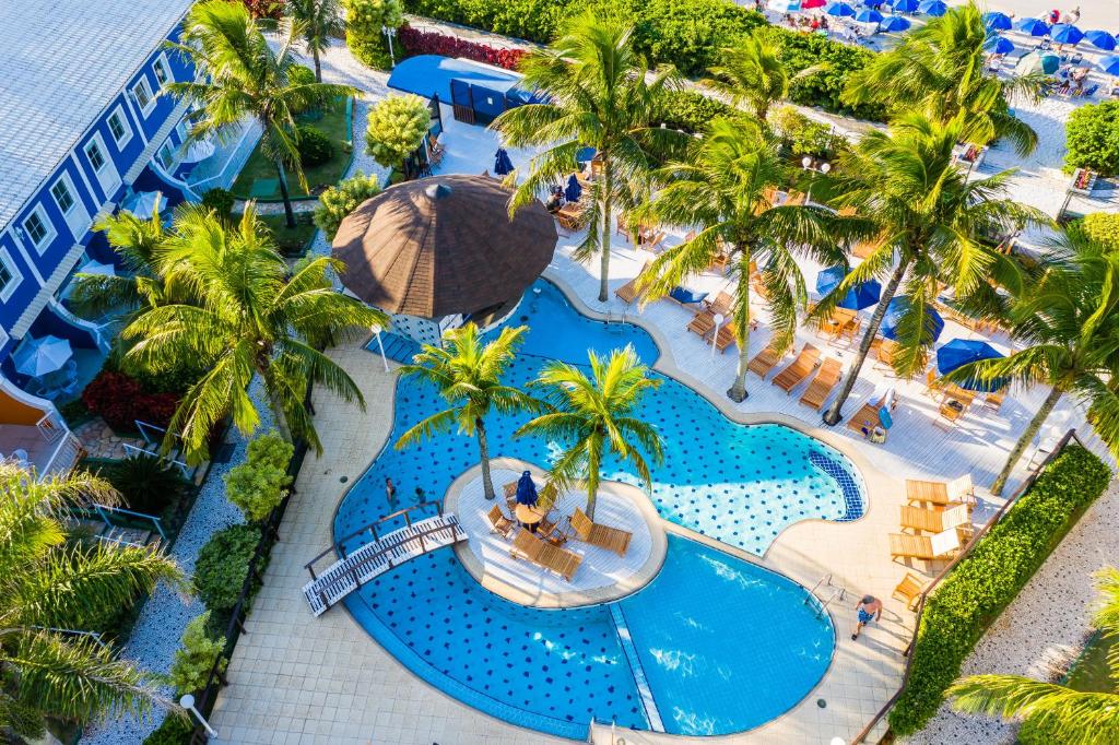 A piscina localizada em Hotel Vila do Farol ou nos arredores