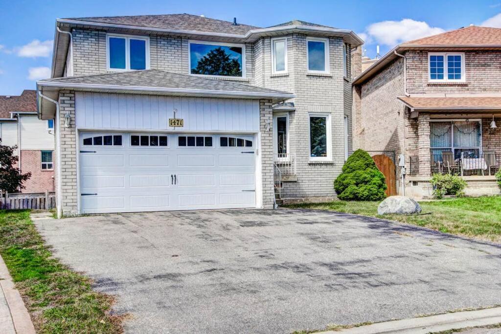 Great value Large 4 Bedroom Home in Mississauga!!, Mississauga (updated