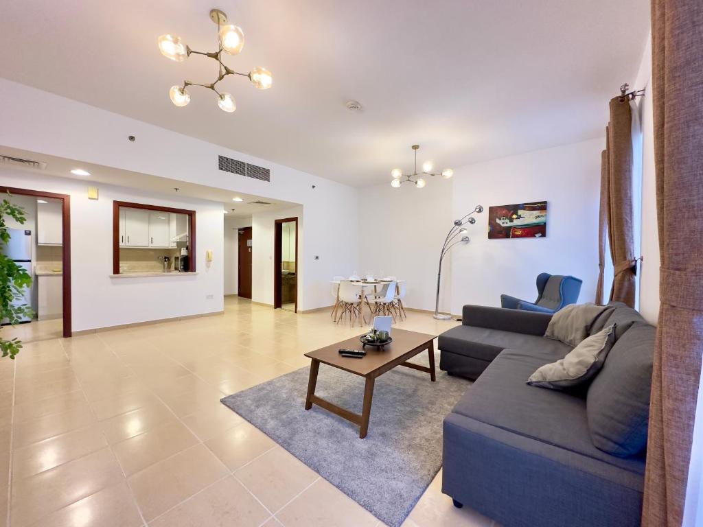 Fotografie z fotogalerie ubytování Dar Vacation - Great Spacious 2BR Apartment in Jumeirah Beach Residence v Dubaji