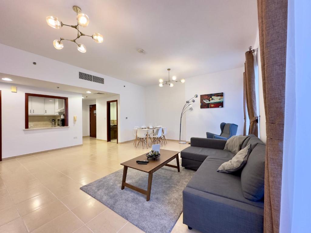 Fotografie z fotogalerie ubytování Dar Vacation - Great Spacious 2BR Apartment in Jumeirah Beach Residence v Dubaji