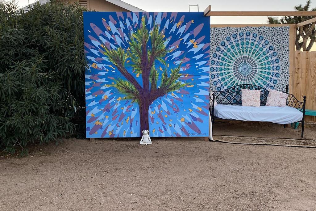 Zahrada ubytování Electroliquid's Casa Pueblo Joshua Tree
