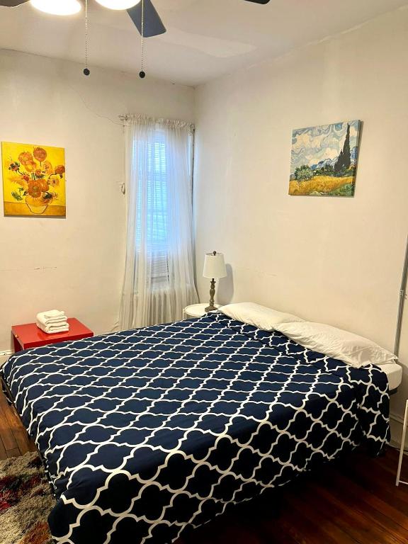 Legacy - Spring Garden University City - Queen Room With Shared Bathroom