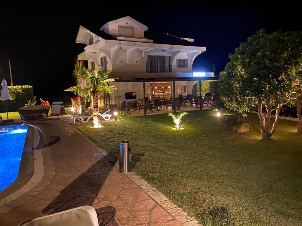 Zahrada ubytování Hotel Comfort & Villas