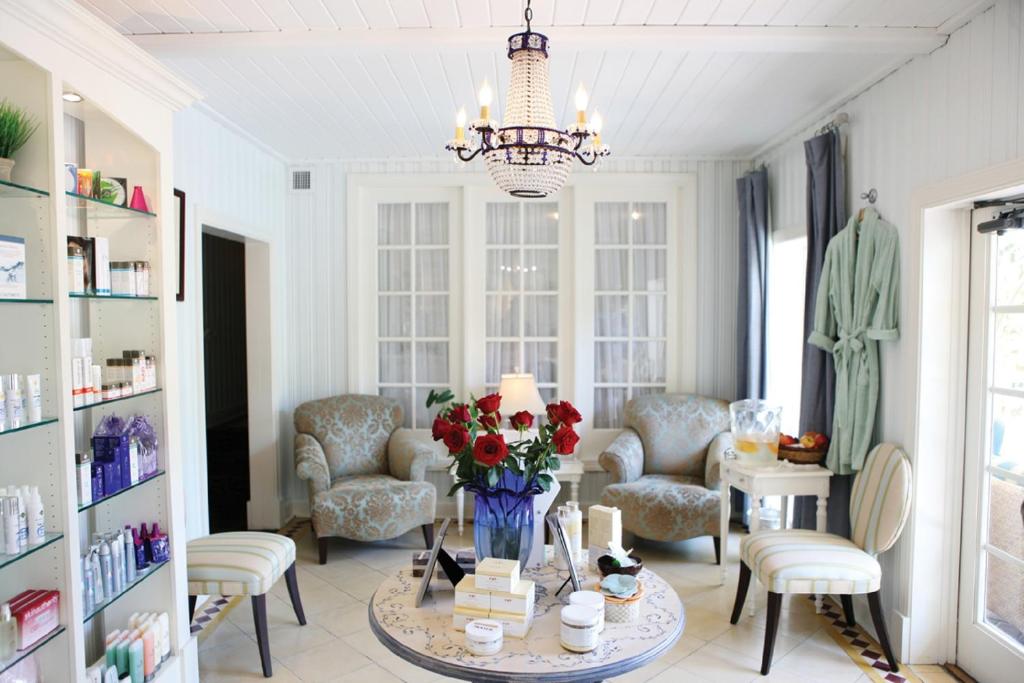 Uma área de estar em La Playa Beach & Golf Resort, a Noble House Resort