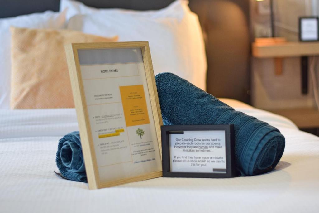 Hotel Entree - Canal View Bruges - Resim 6