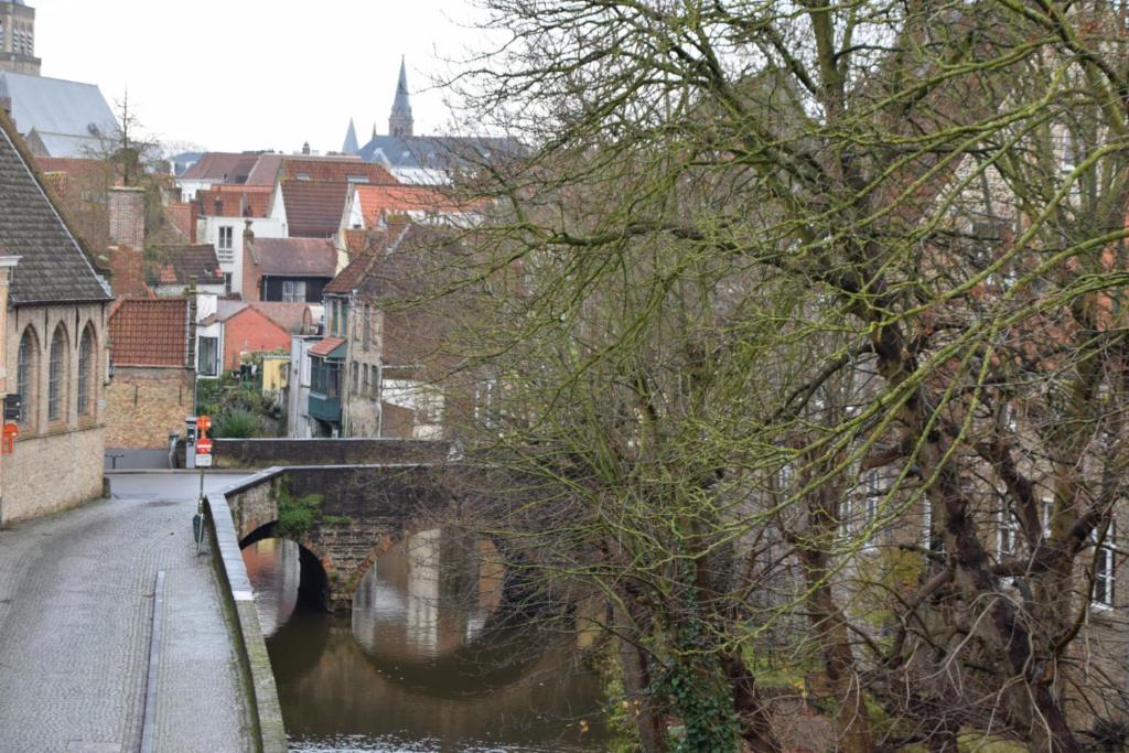 Hotel Entree - Canal View Bruges - Resim 17