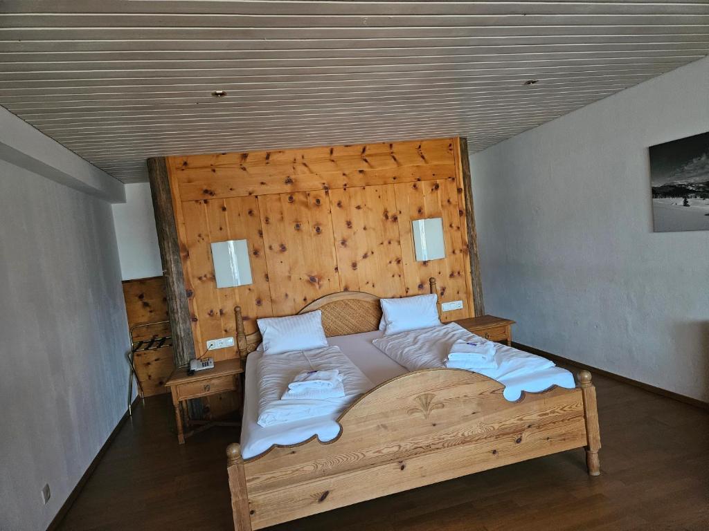 Postel nebo postele na pokoji v ubytování Sporthotel Kogler
