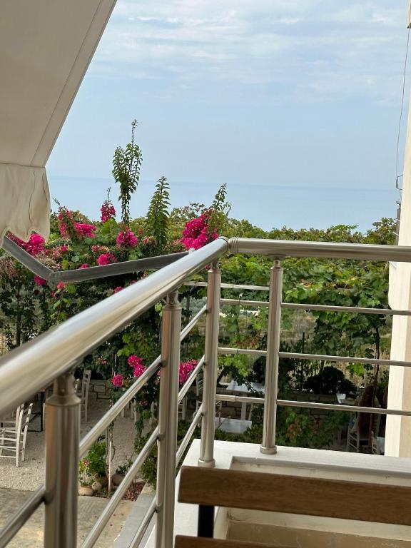 ELÉA Guesthouse himare - Image 6