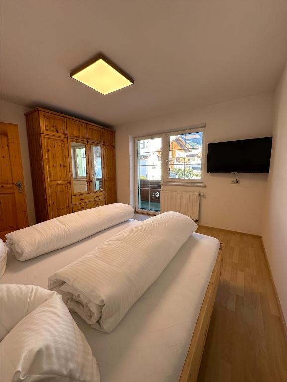 TV a/nebo společenská místnost v ubytování Deluxe Apart Bader