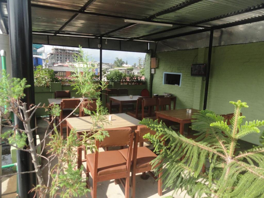 TV a/nebo společenská místnost v ubytování hotel Backpackers inn