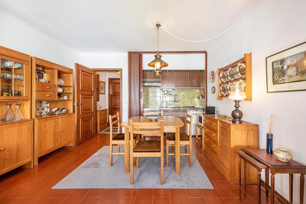 Sunny Cascais Apartment