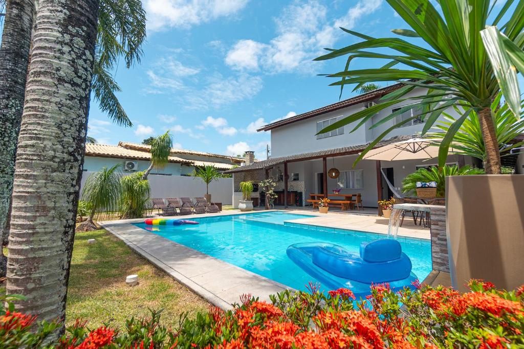 Bazén v ubytování CASA 6 QUARTOS COM PISCINA nebo v jeho okolí