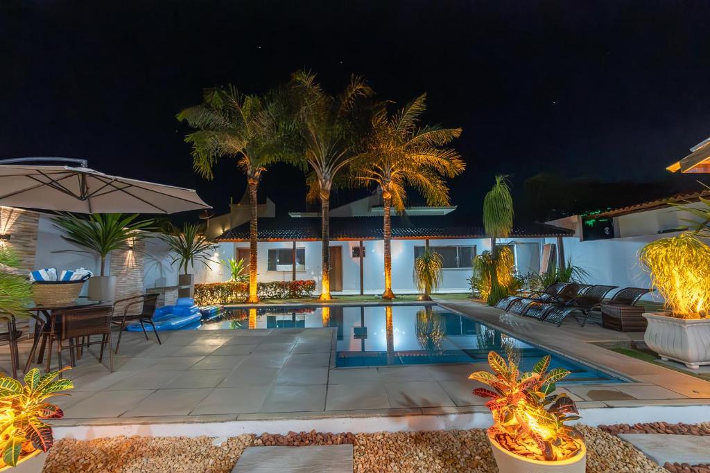 Bazén v ubytování CASA 6 QUARTOS COM PISCINA nebo v jeho okolí