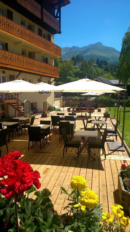 Nespecifikovaný výhled na hory nebo výhled na hory při pohledu z hotelu