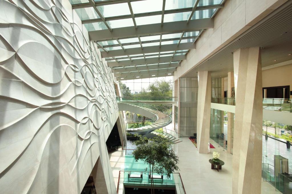Bazén v ubytování Hilton Bandung nebo v jeho okolí