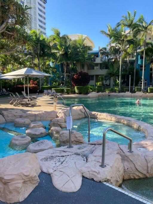 BROADBEACH Beachside! Home, Carport, Courtyard, Pools Spas, Gold Coast