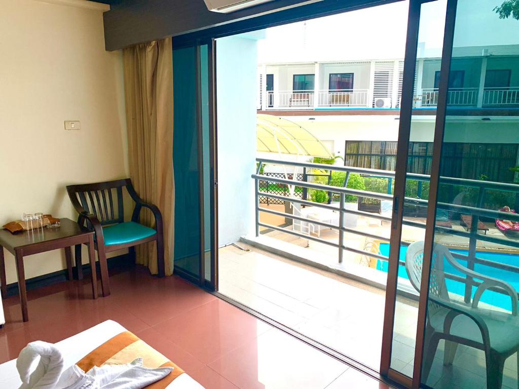 Balkón nebo terasa v ubytování Tanawit Hotel Hua Hin