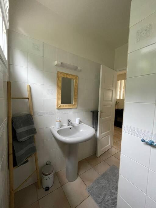 Koupelna v ubytování Studio Rez de villa avec piscine