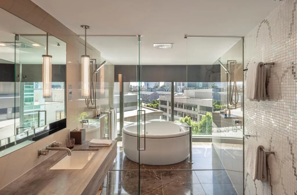 Adored Suite