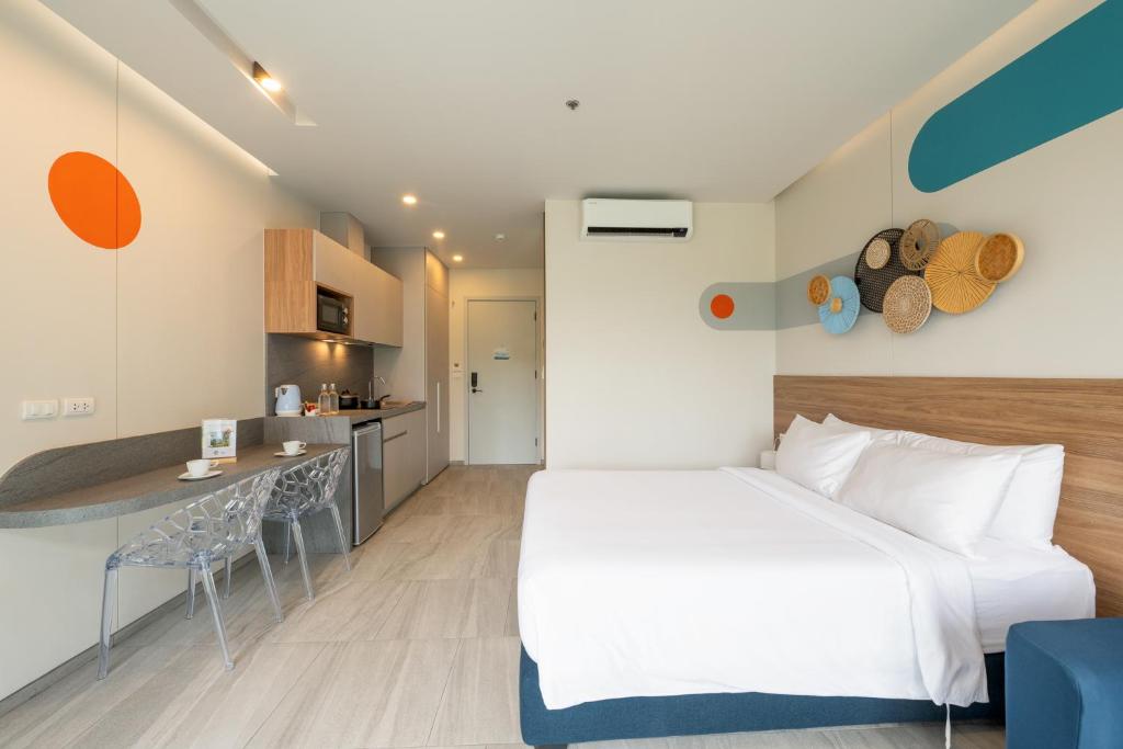 HOMA Phuket Town - 12